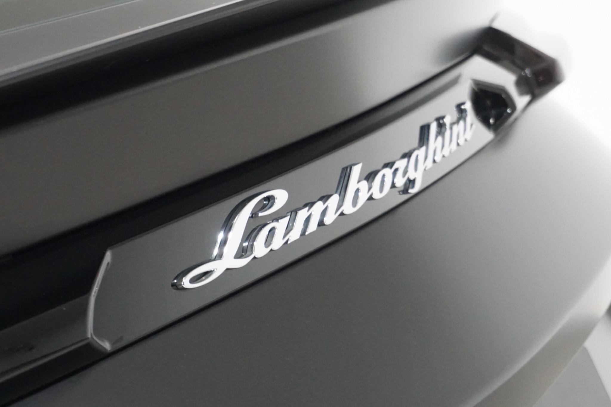 Lamborghini Urus 4.0 V8 BiTurbo SUV 5dr Petrol Auto 4WD Euro 6 (650 ps)